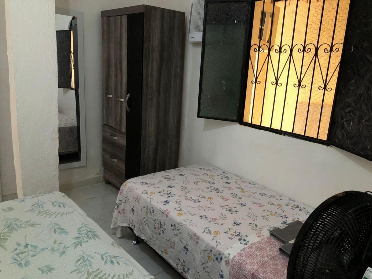 Casa De Hospedes Manaus - Dormitorios Com Cozinha Extérieur photo